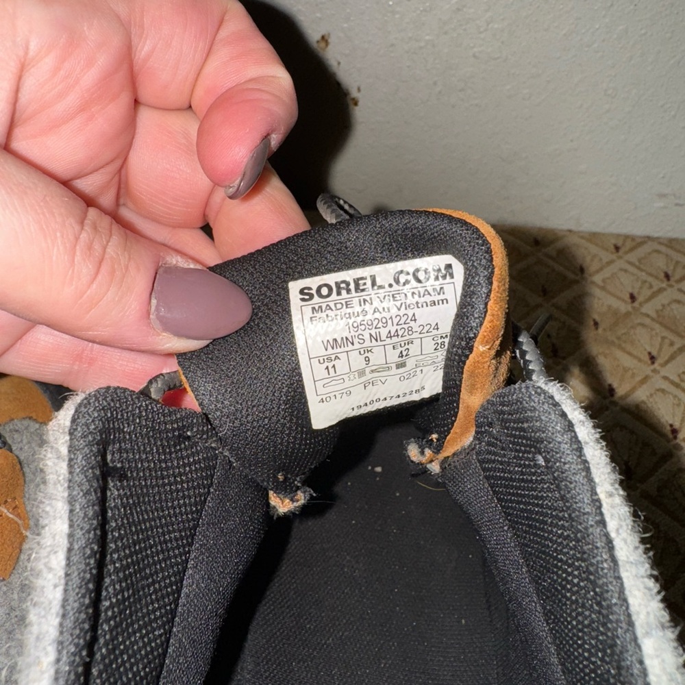 Sorel Black and Tan Footwear - Picture 4 of 5